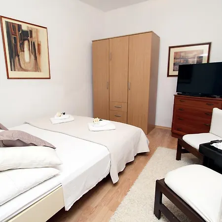 Old Town Manosa Apartman *