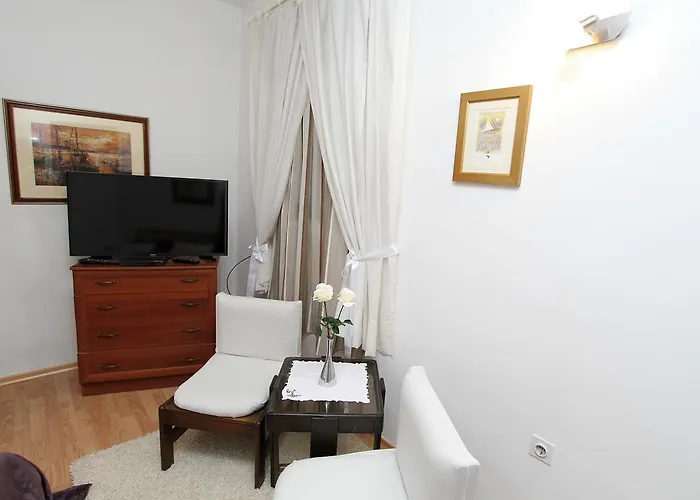 Old Town Manosa Apartament