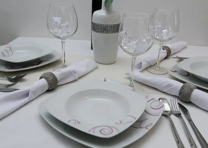 Old Town Manosa Apartament *